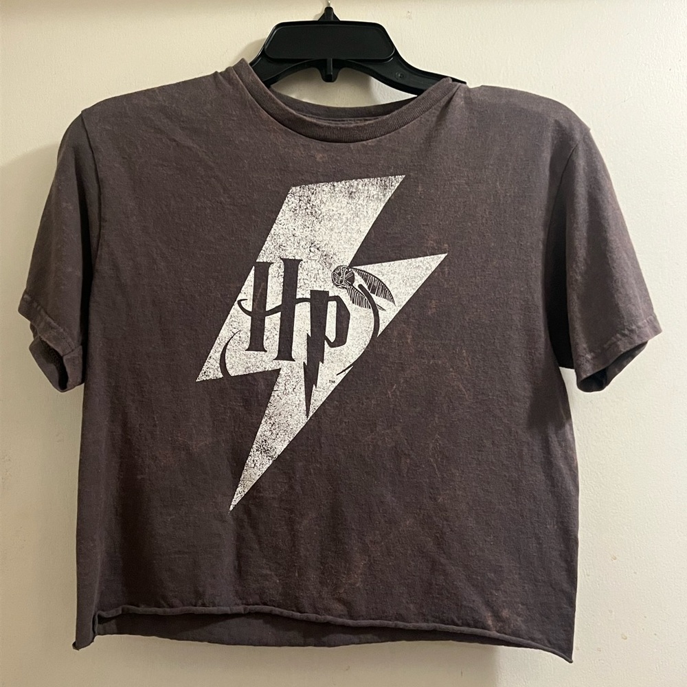 Official Hot Topic merchandise made for Harry Potter fans this short crop top